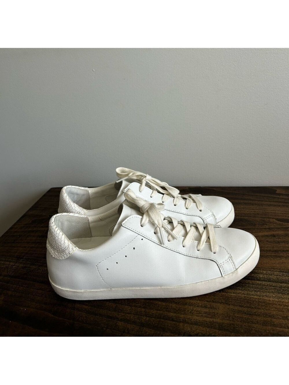 Banana Republic Essential White Leather Sneakers, Size 8.5